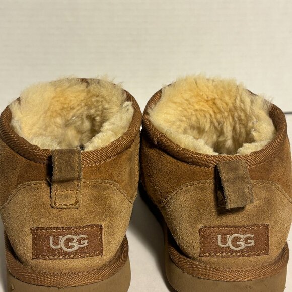 UGG Kids Classic Ultra Mini Boots Chestnut Suede Size 2 Youth - Picture 4 of 16